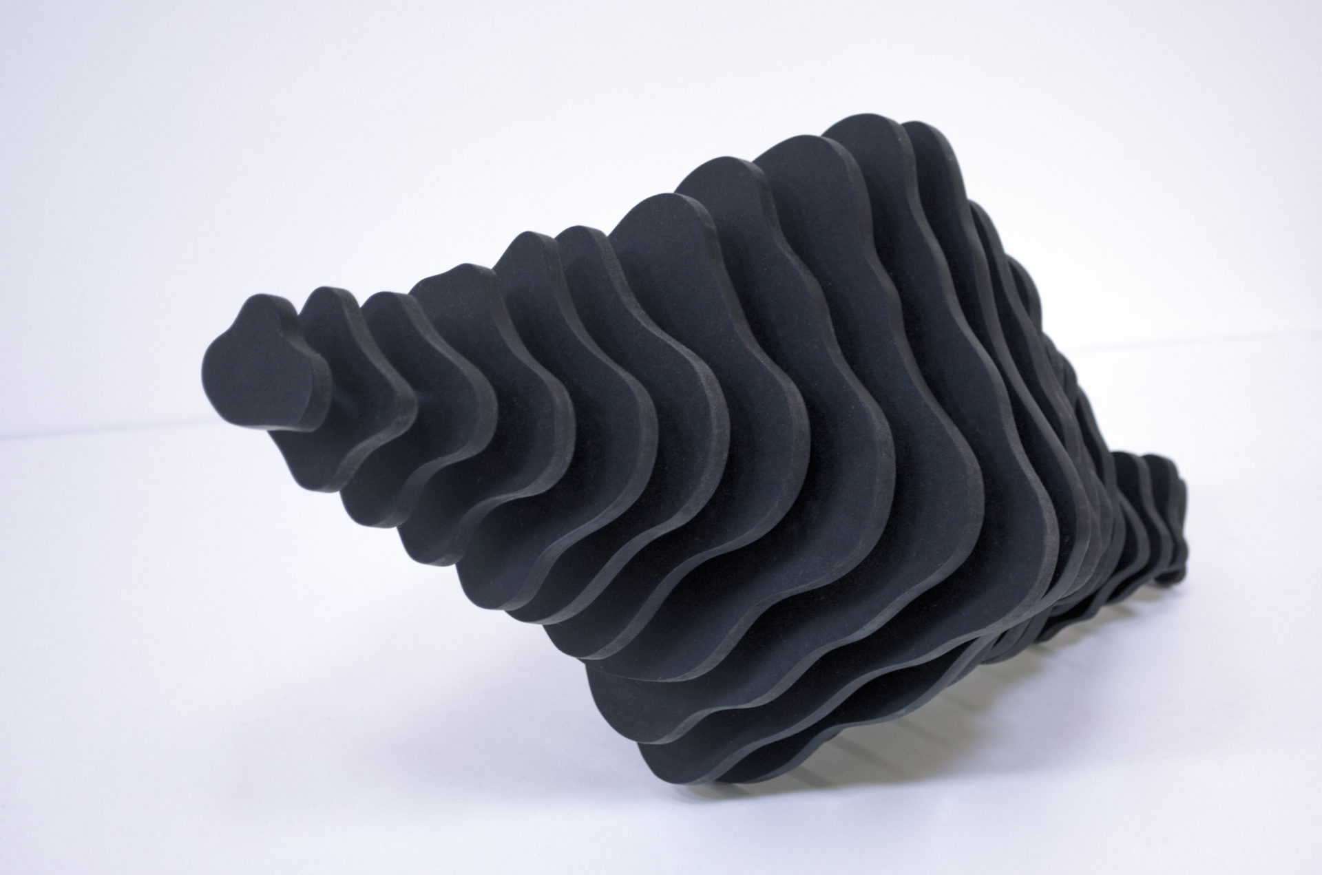 Black Cloud, Bois noir, 60 x 25 x 26 cm, 2014