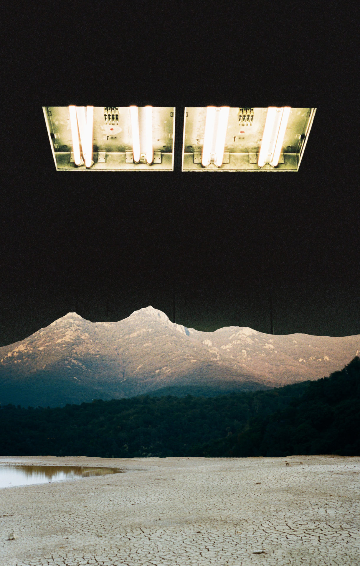Neon lights, collage tirages argentique, impression sur papier velin, 70 x 110 cm, 2018, Collection privée